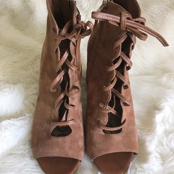 Sam Edelman Yvie Block Heel Booties - Picture 3 of 8